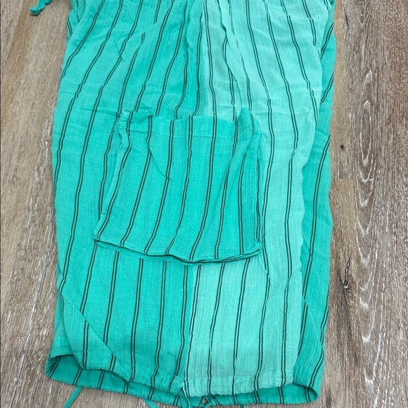 Free People Size SP Green Striped Women Shorts - Picture 7 of 10
